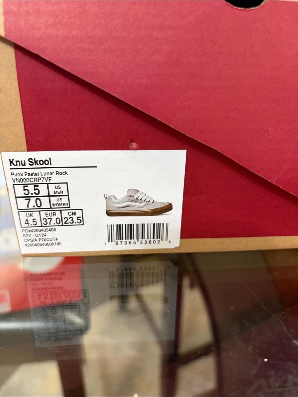 Vans Men’s 5.5 White Suede & Gum Old Skool Sneakers womens size 7 - Picture 2 of 8